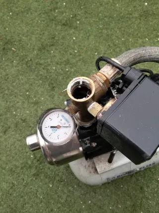 Bomba, Grupo de presión Bomba Elias para reparar