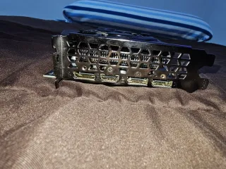 Tarjeta Gráfica Gigabyte GTX 1660 Super 6GB