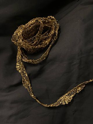 Puntilla concha hilo oro