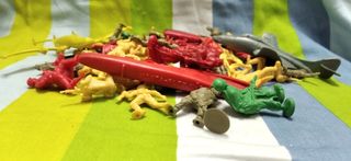 Lote figuras bélicas rígidas