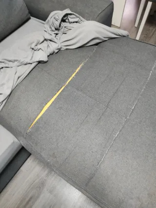 Sofá chaiselongue gris tela