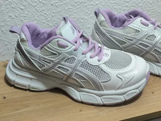 Zapatillas Mujer Talla 40/39 Blancas y Moradas