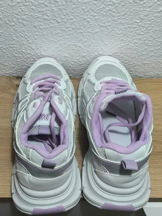 Zapatillas Mujer Talla 40/39 Blancas y Moradas