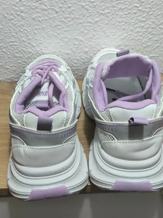Zapatillas Mujer Talla 40/39 Blancas y Moradas
