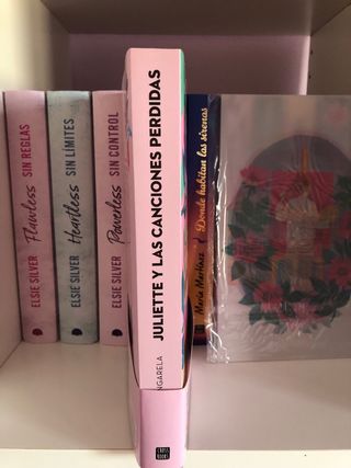 Juliette y las canciones perdidas con overlays