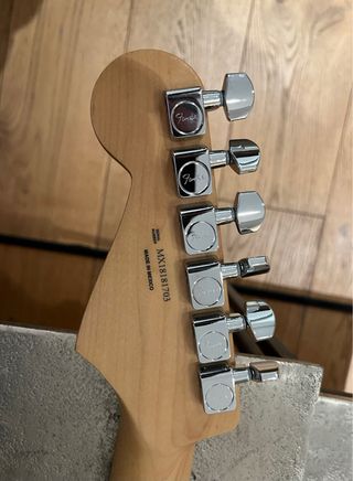 Guitarra Fender Stratocaster + Ampli Mustang LT25