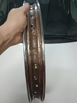 Llanta de moto clásica de 19  y goma 3/19