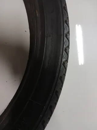 Llanta de moto clásica de 19  y goma 3/19