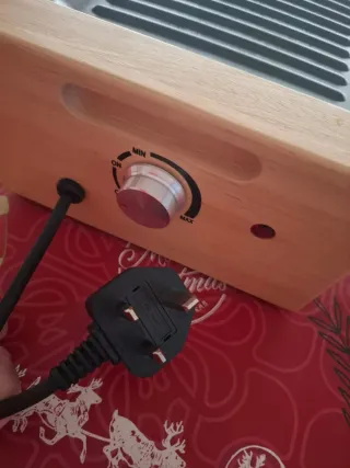 Plancha de piedra y madera