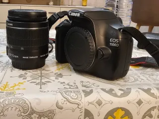 Canon EOS 1100D Cámara Digital + Lente