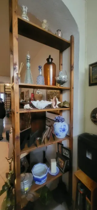 Mueble de madera con cajones