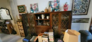 Mueble de madera con cajones