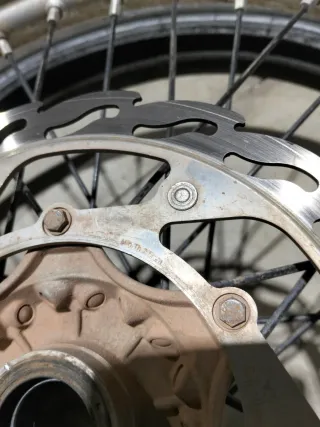 Llanta Delantera Beta