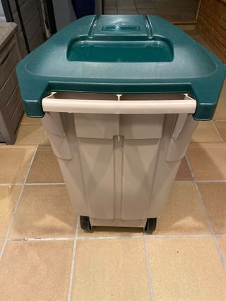 Cubo de basura Keter beige y verde