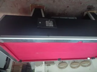 Mesa de billar roja