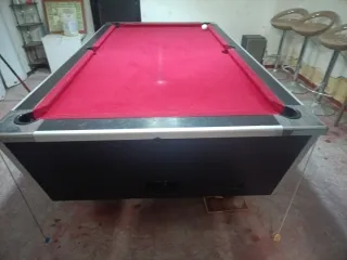 Mesa de billar roja