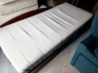 Colchón y canapé IKEA