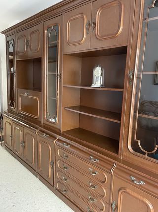 Mueble de salón antiguo madera y cristal