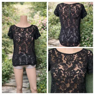 Blusa de encaje negra