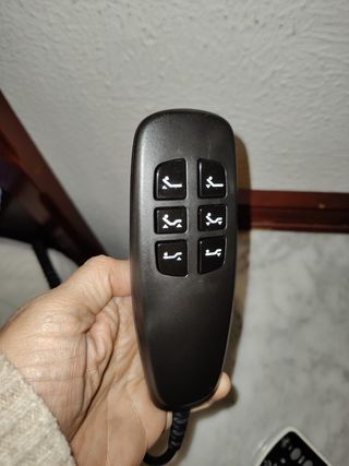 Cama reclinable de madera