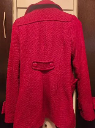 Abrigo Stradivarius Rojo