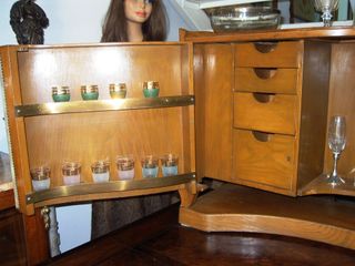 MAGNIFICO MUEBLE-BAR HECHO A MANO FIRMA MUEBLISTA