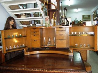 MAGNIFICO MUEBLE-BAR HECHO A MANO FIRMA MUEBLISTA