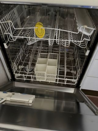 Lavavajillas Whirlpool casi nuevo