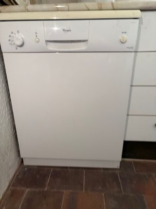 Lavavajillas Whirlpool casi nuevo