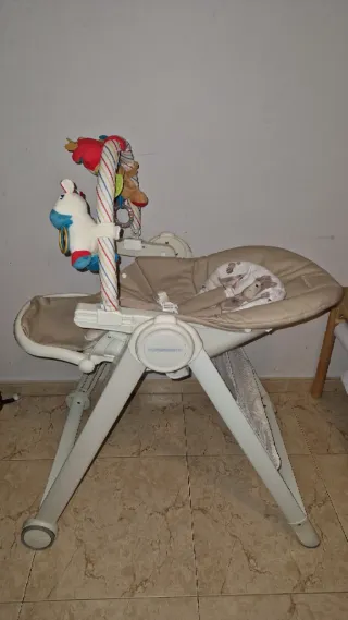 Trona adaptable y regulable para bebé