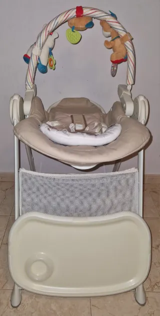 Trona adaptable y regulable para bebé