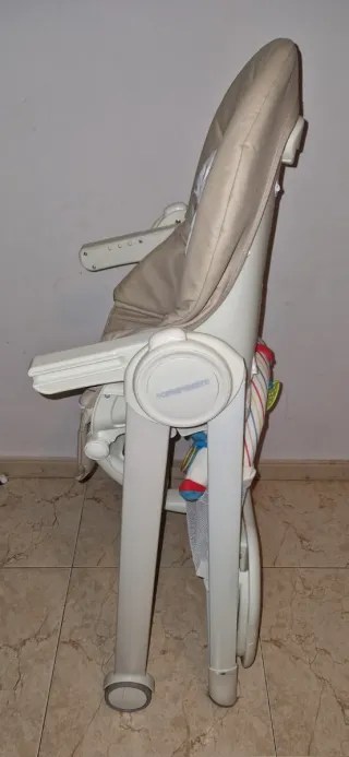 Trona adaptable y regulable para bebé