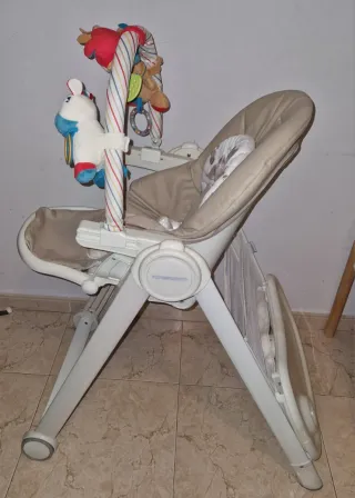 Trona adaptable y regulable para bebé