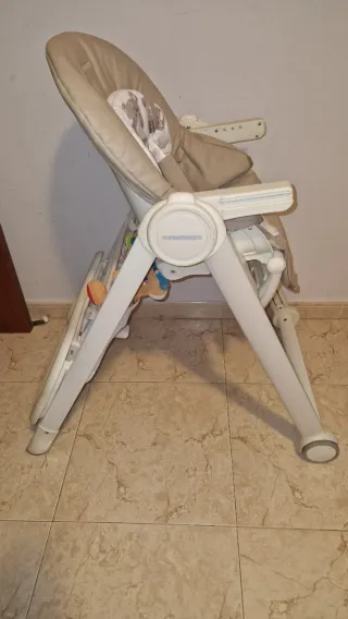 Trona adaptable y regulable para bebé