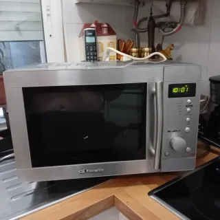 Microondas horno plateado