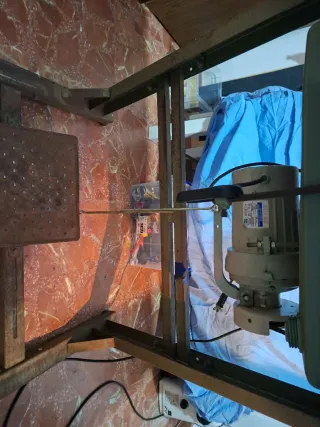 Máquina de coser industrial REFREY