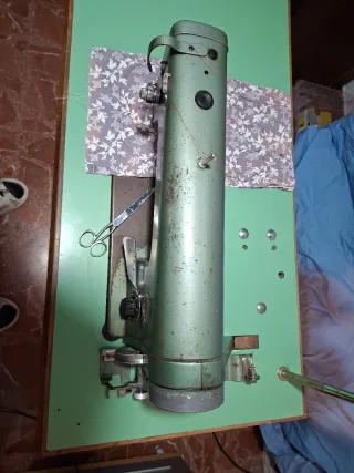 Máquina de coser industrial REFREY