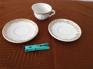 Taza y dos platos vintage