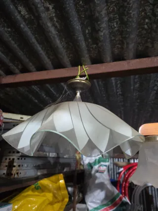 Lámpara colgante de cristal y metal