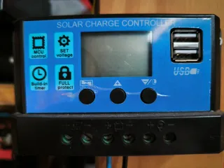 Controlador Carga Solar MCU 12V 30W color azul.
