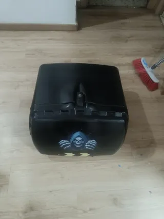 Baúl para moto negro