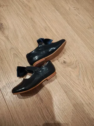 Zapatos charol azul niña Talla 25