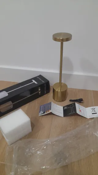 Lámpara LED Diseño Dorada Metal