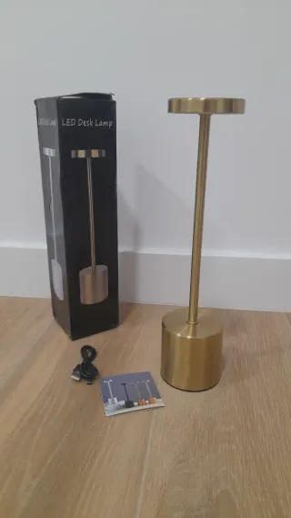 Lámpara LED Diseño Dorada Metal