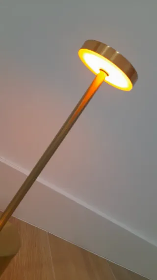 Lámpara LED Diseño Dorada Metal