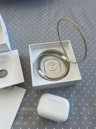 AirPods Pro (No cancelan ruido)