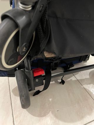 Carrito de bebé azul