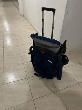 Carrito de bebé azul