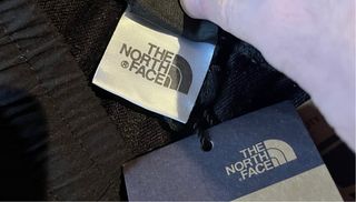 Chaqueta Stone Island Negra Pantalón North Face