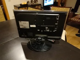 Televisión Samsung Negra 18 pulgadas